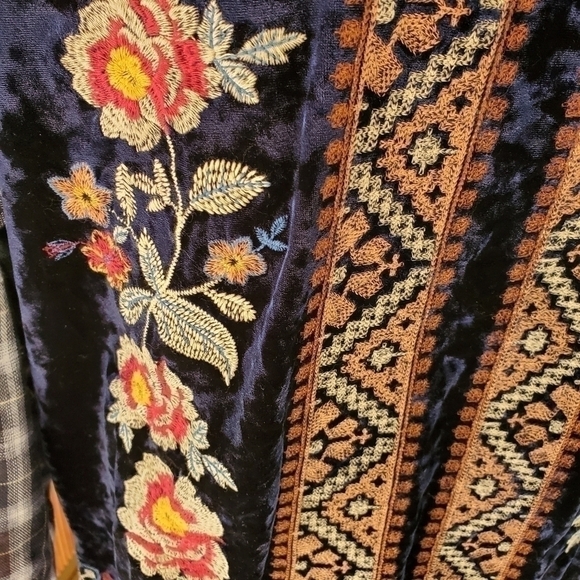 Gorgeous plaid shirt w/ velvet embroidered back S - Picture 6 of 10